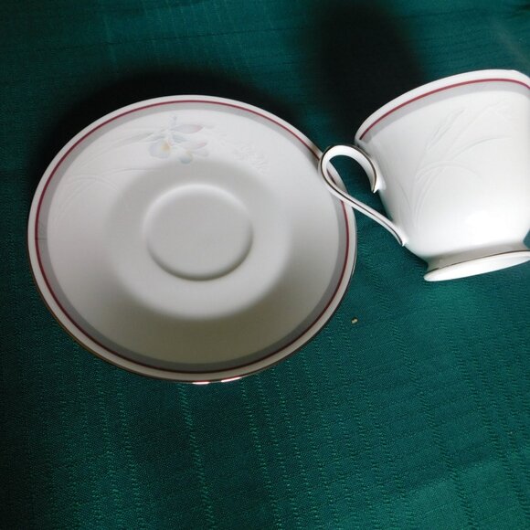 Noritake Malverne 3501 (1983) cup and saucer near mint condition - Picture 6 of 9